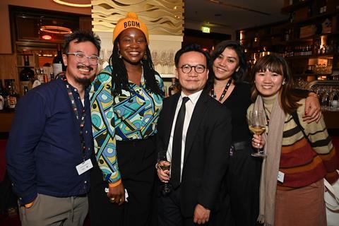 Screen Hong Kong night